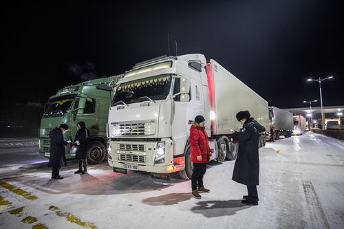 二连浩特公路口岸首次试行24小时货运通关，畅通中蒙经贸新通道